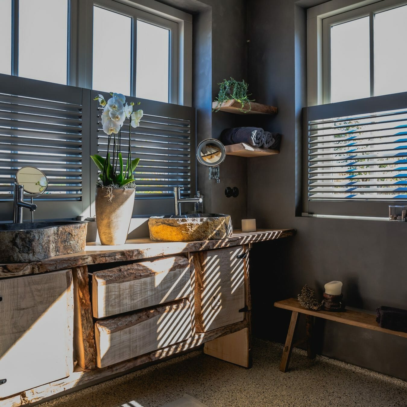 Piet Boon shutters by Zonnelux in de badkamer