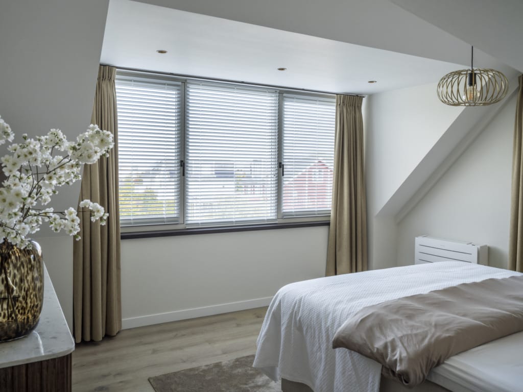 Aluminium jaloezieën voor draai-kiepramen